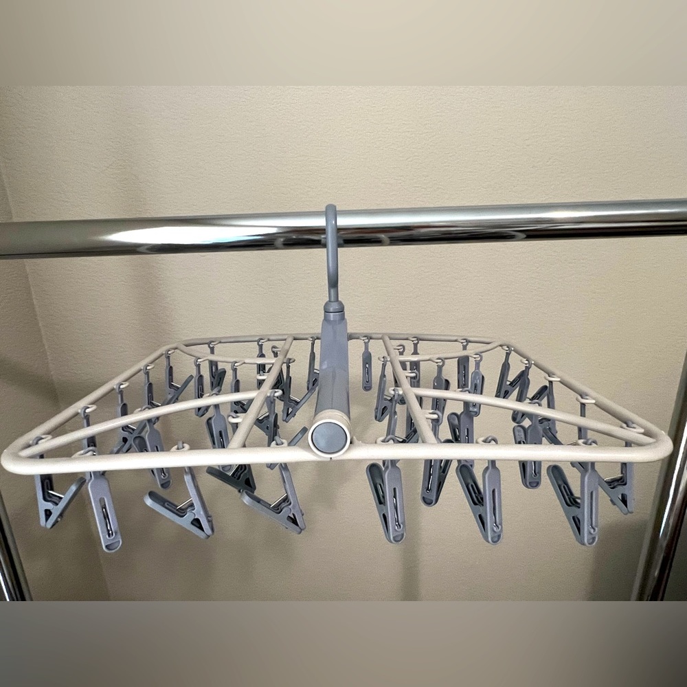 Foldable Hanger